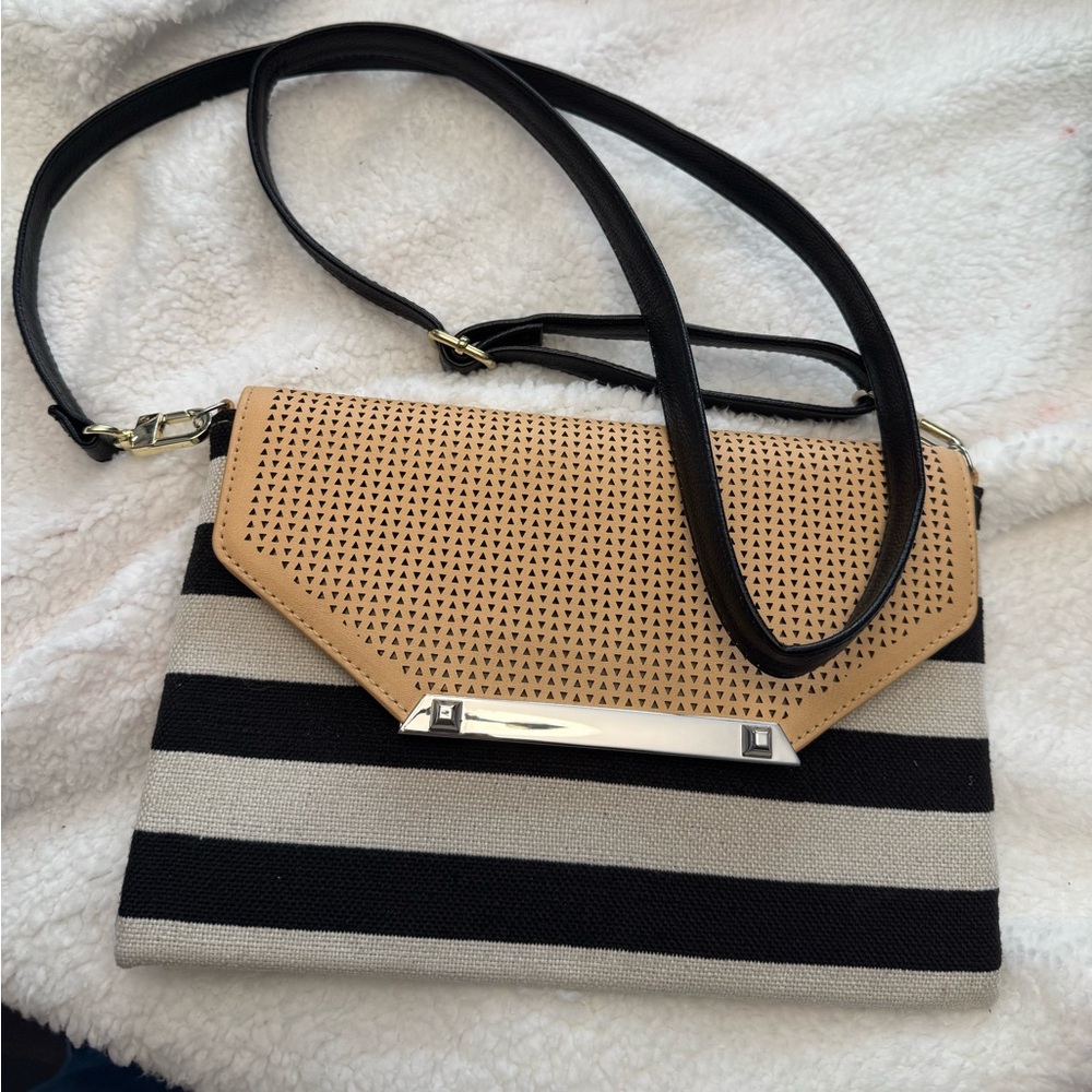 Stella & Dot Convertible Envelope Crossbody - Picture 1 of 8